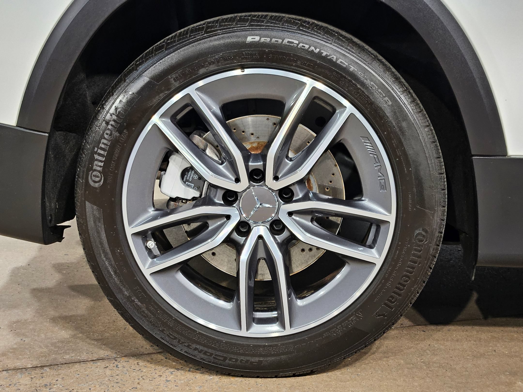 Used 2025 Mercedes-Benz GLB 35 AMG 4MATIC image 17