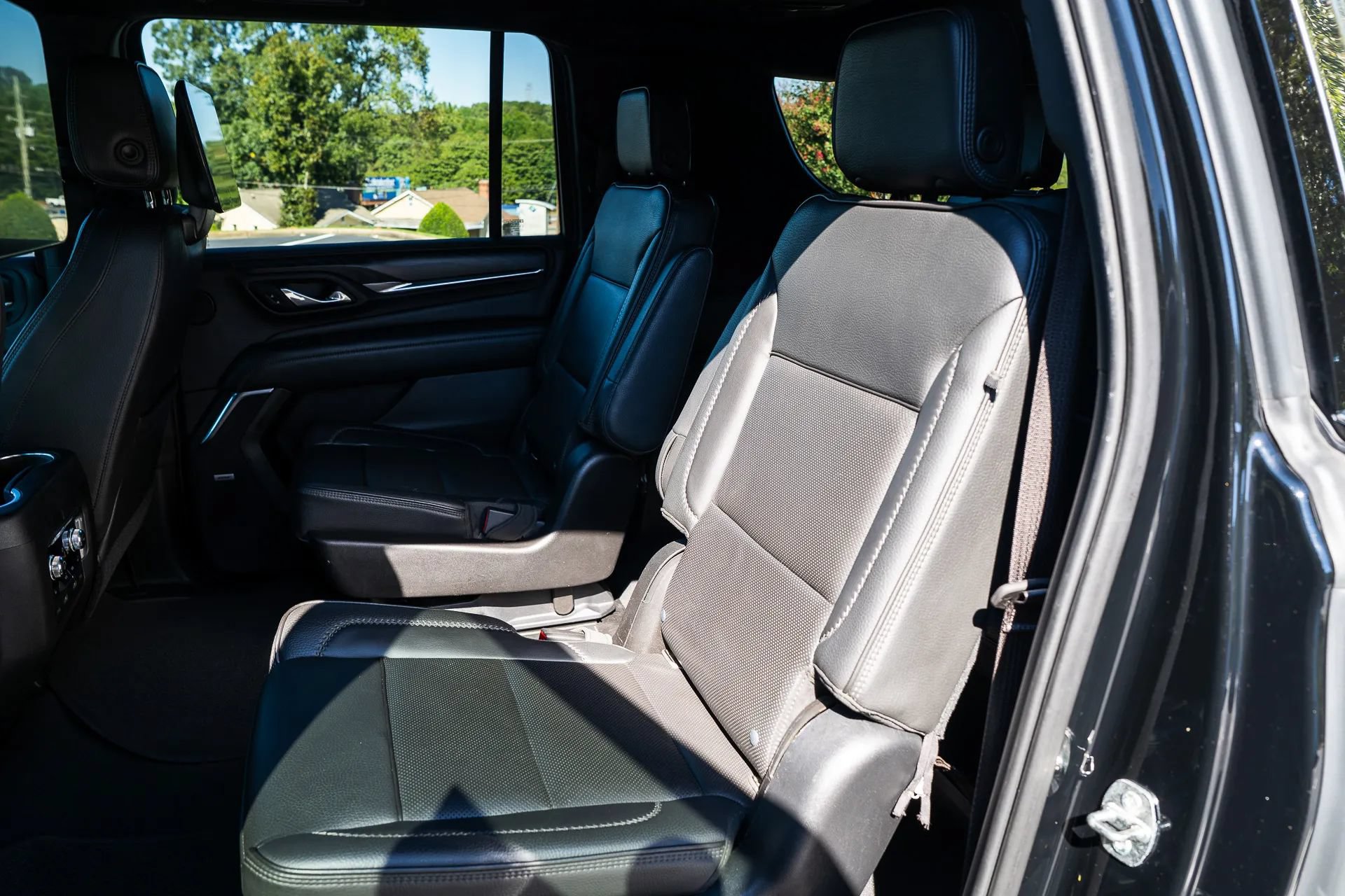 Used 2021 GMC Yukon XL Denali w/ Denali Premium Package RWD image 31