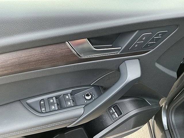Used 2023 Audi Q5 e Premium Plus image 16