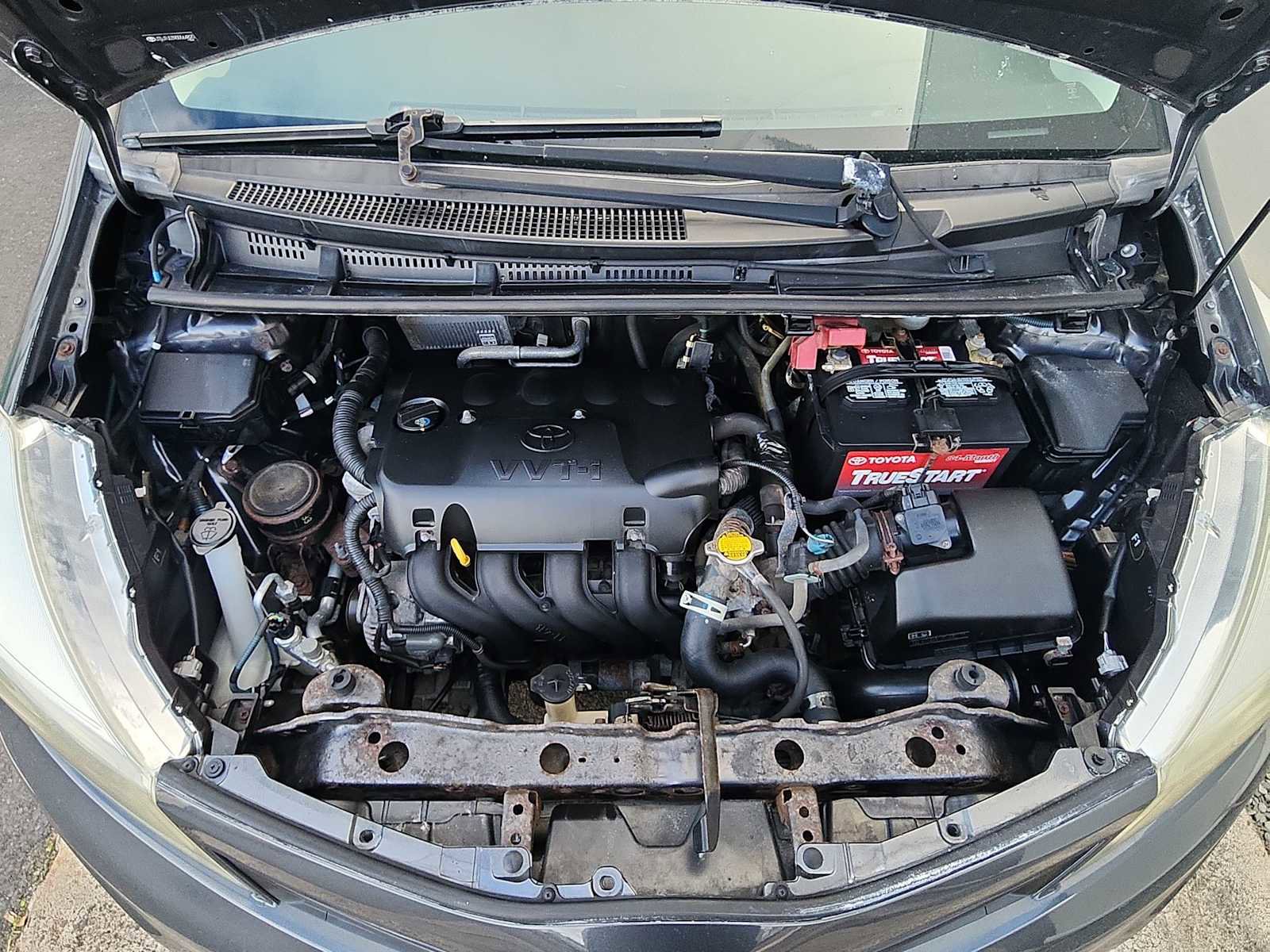 Used 2013 Toyota Yaris L image 12