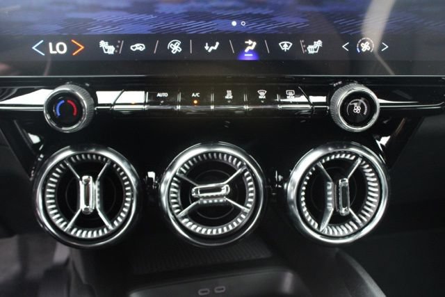 New 2024 Chevrolet Blazer EV LT AWD/4WD image 18
