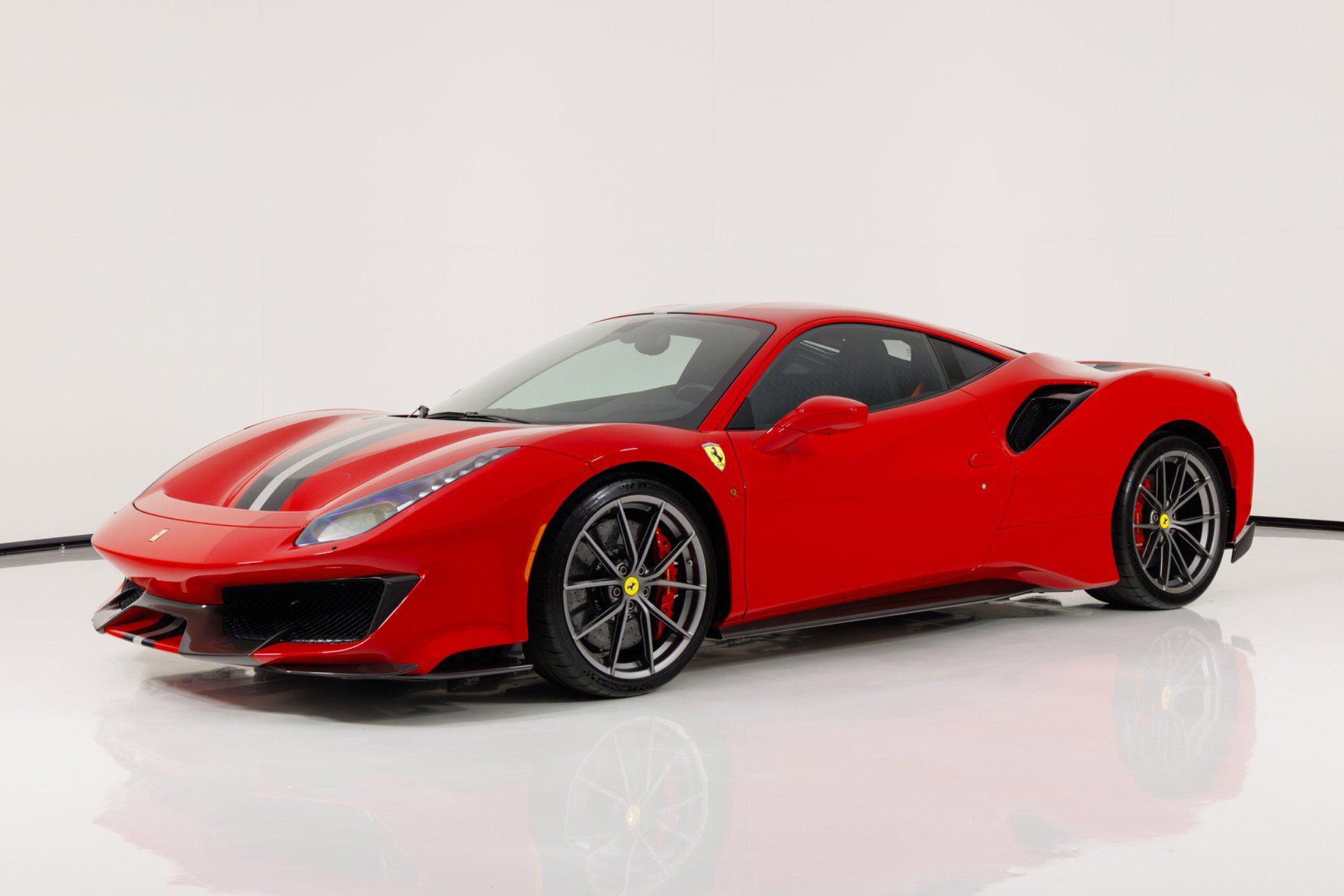 Used 2020 Ferrari 488 Pista Coupe image 7