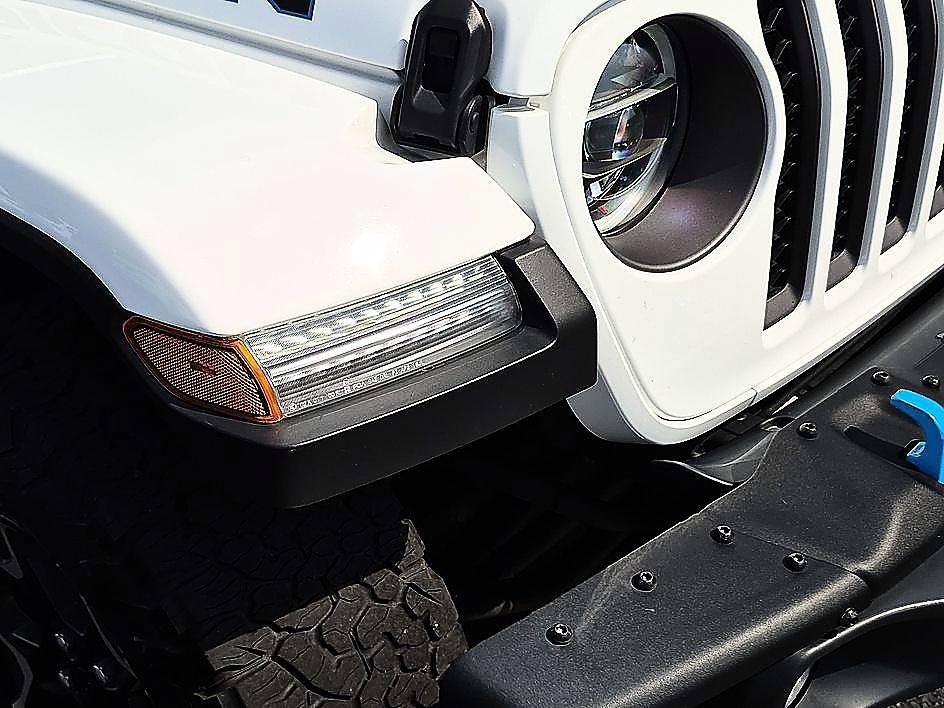 Used 2022 Jeep Wrangler Unlimited Rubicon 4xe w/ Steel Bumper Group AWD/4WD image 9