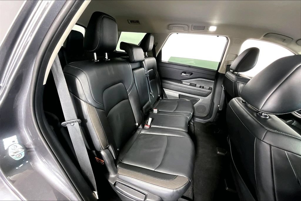 Used 2022 Nissan Pathfinder SL AWD/4WD image 27