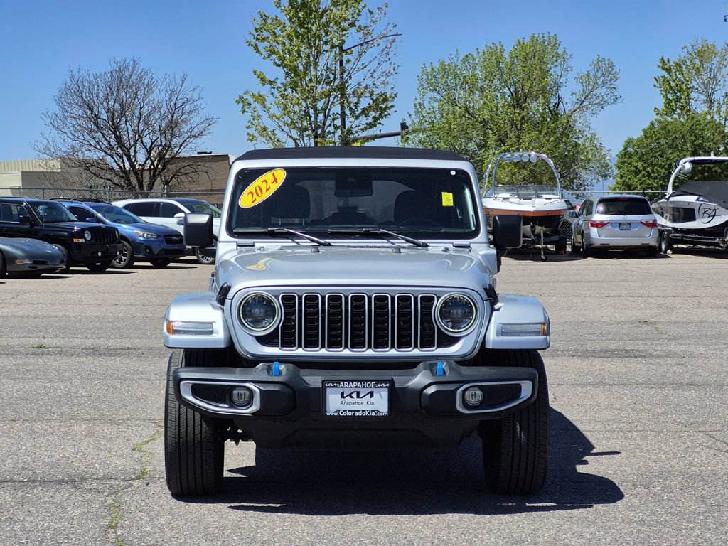 Used 2024 Jeep Wrangler Unlimited Sahara AWD/4WD image 3