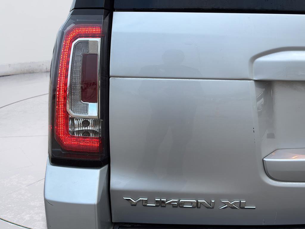 Used 2019 GMC Yukon XL SLT AWD/4WD image 38