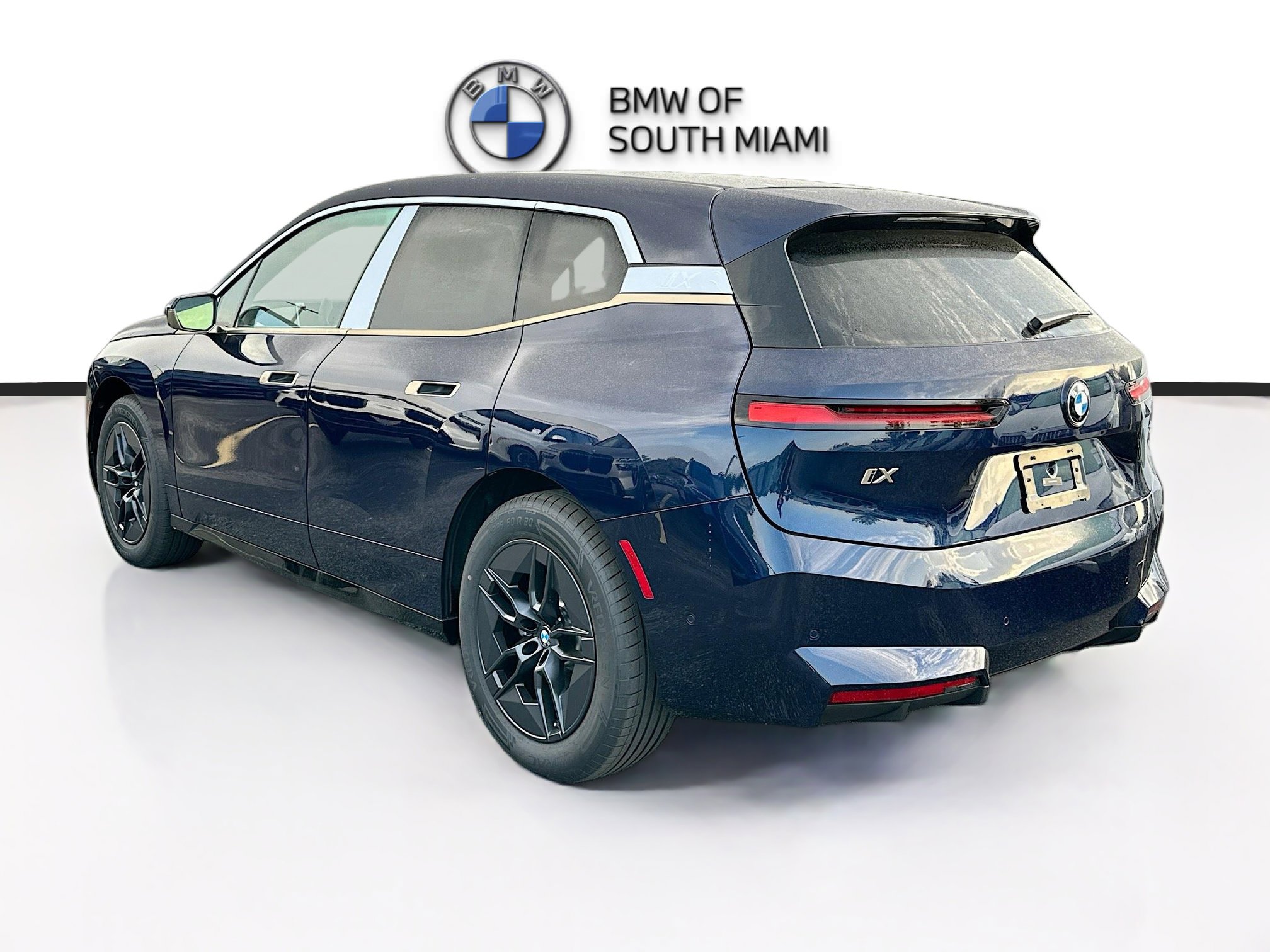 New 2026 BMW iX xDrive45 w/ Premium Package image 4