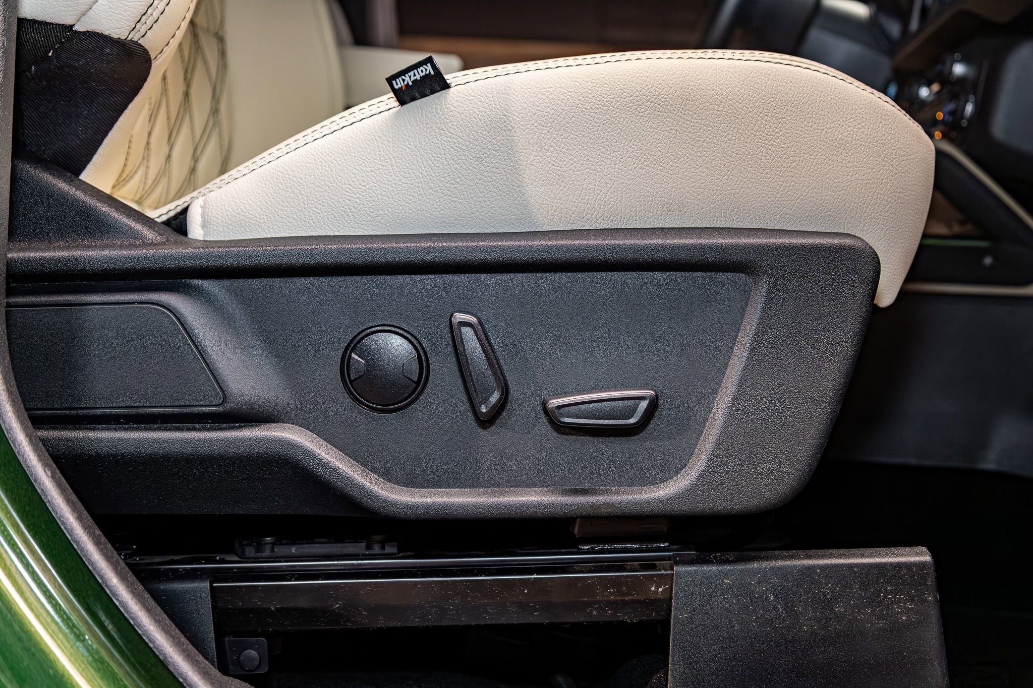 Used 2025 Ford Bronco Badlands image 26