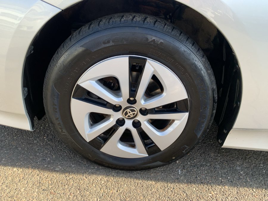 Used 2016 Toyota Prius Three image 22