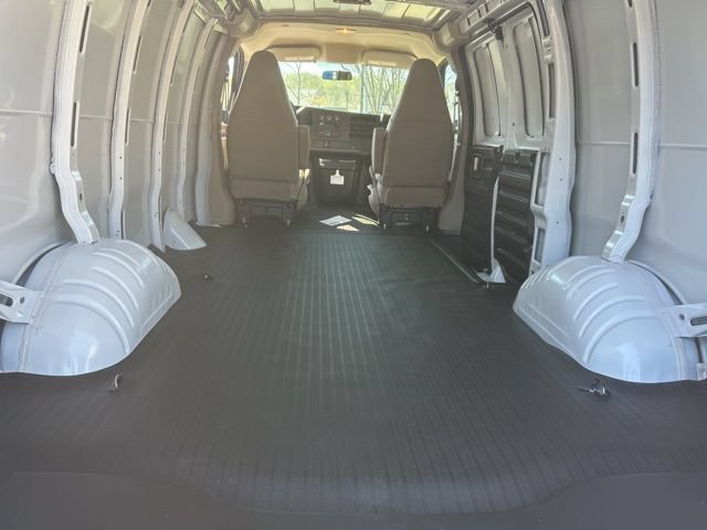 New 2026 Chevrolet Express 2500 RWD image 11