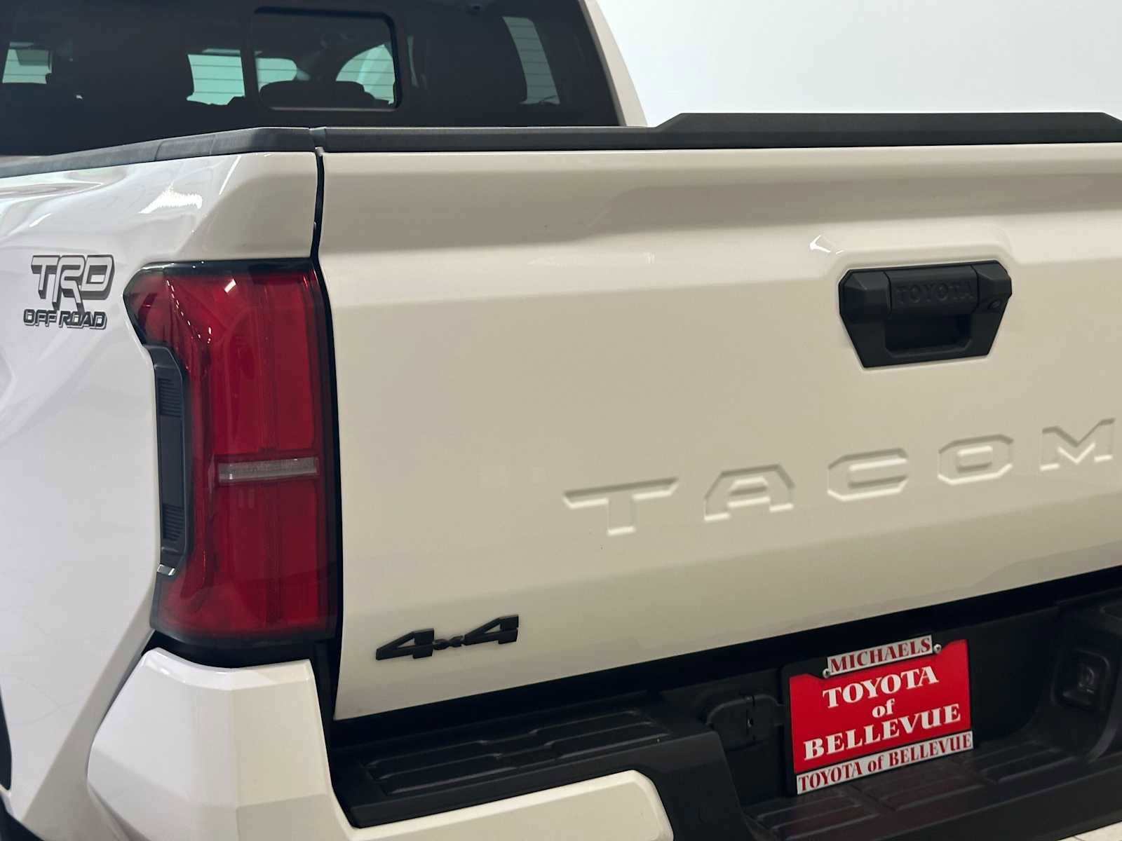 Certified 2024 Toyota Tacoma TRD Off-Road w/ TRD Off Road Upgrade Package AWD/4WD image 7