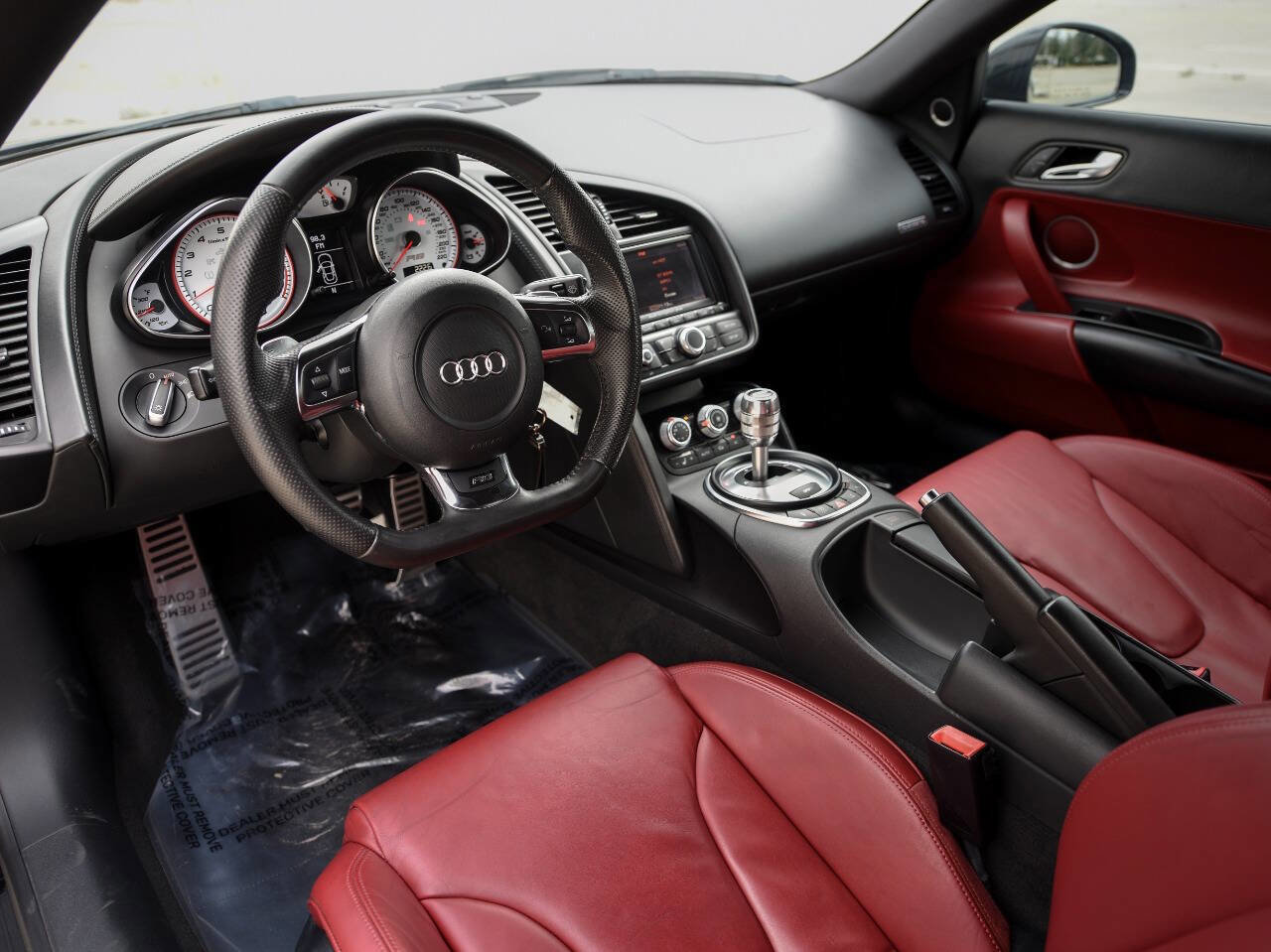 Used 2012 Audi R8 V10 w/ Enhanced Leather Pkg image 13