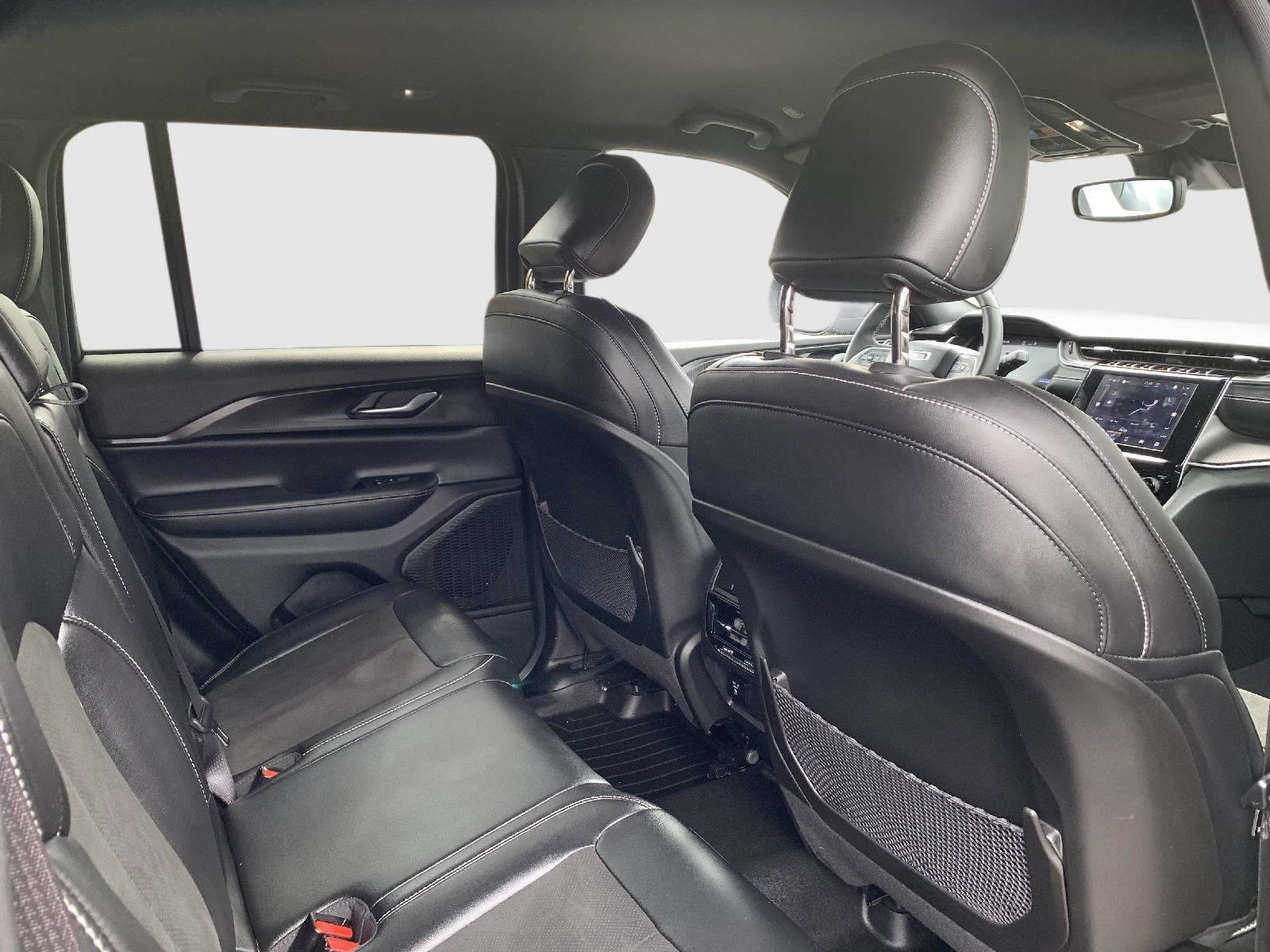 Used 2023 Jeep Grand Cherokee Altitude image 41