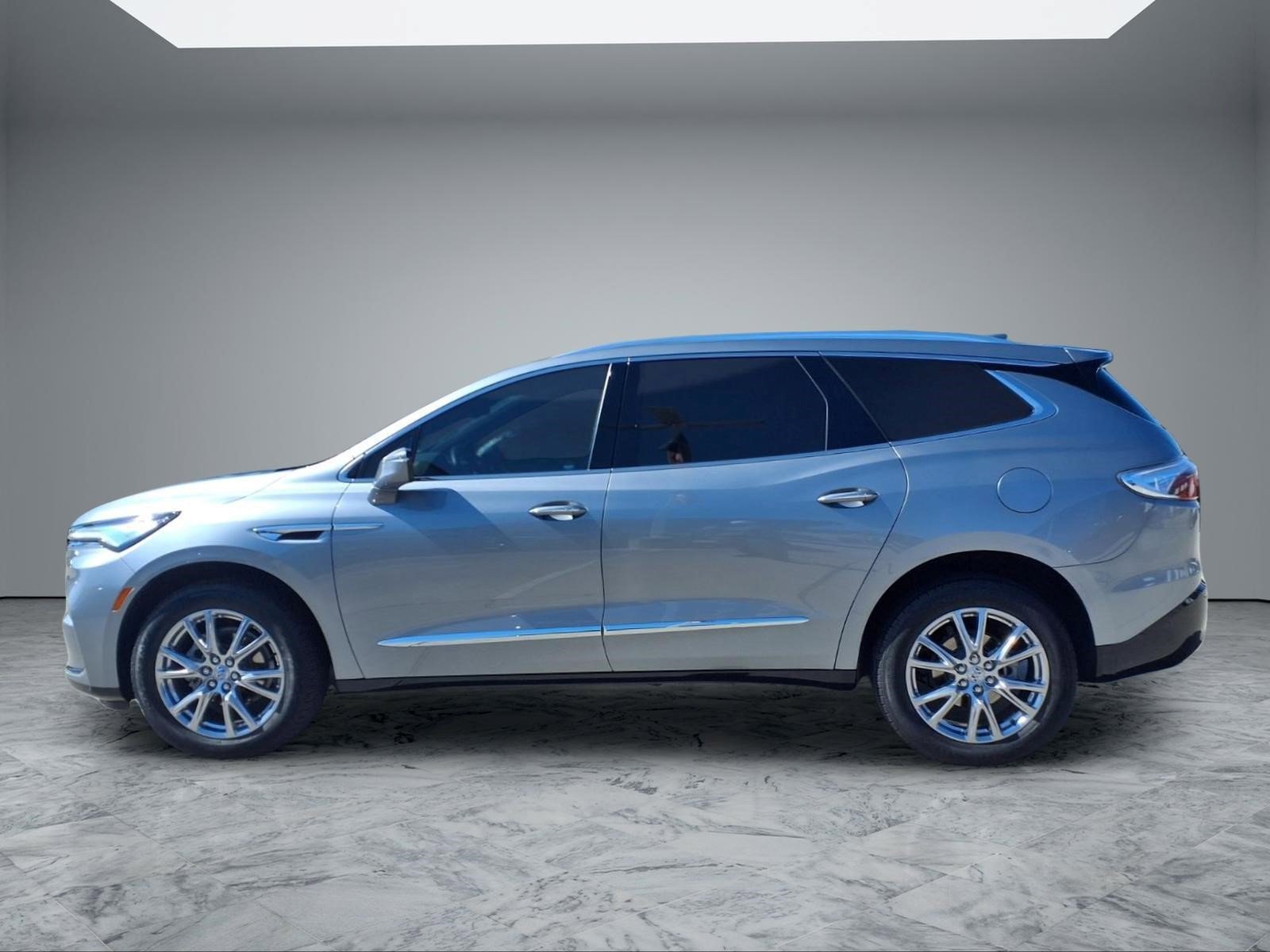 Used 2023 Buick Enclave Essence w/ Experience Buick Package FWD image 4