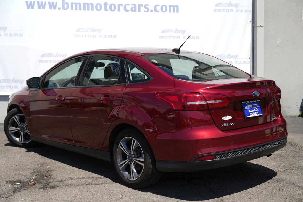 Used 2017 Ford Focus SE FWD image 4