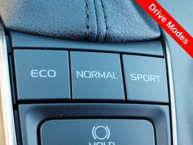 Certified 2022 Toyota Camry SE w/ Cold Weather Package AWD/4WD image 16