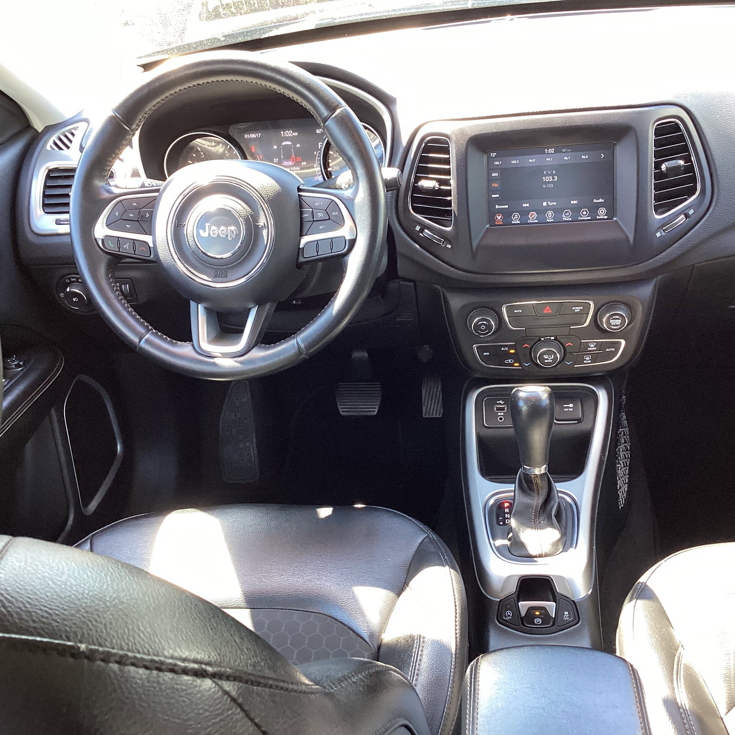 Used 2018 Jeep Compass Latitude w/ Popular Equipment Group image 19