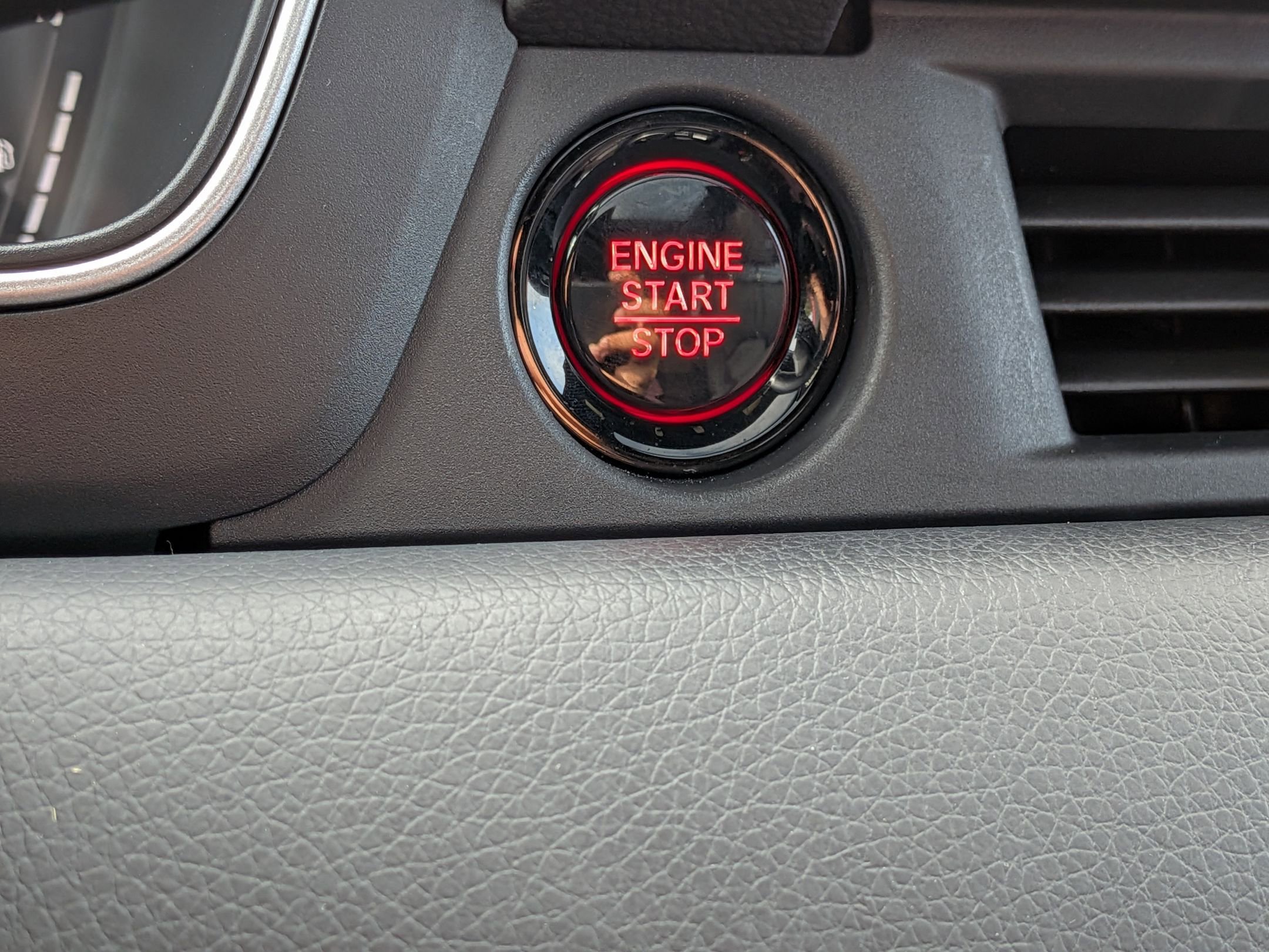 Certified 2025 Honda Pilot Black Edition image 16