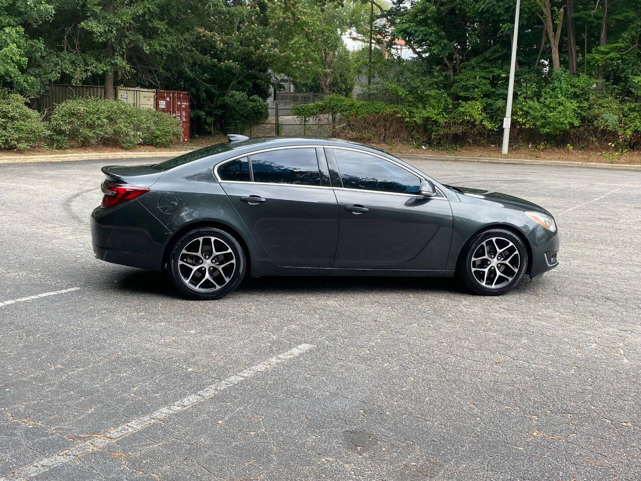 Used 2017 Buick Regal Sport Touring FWD image 4