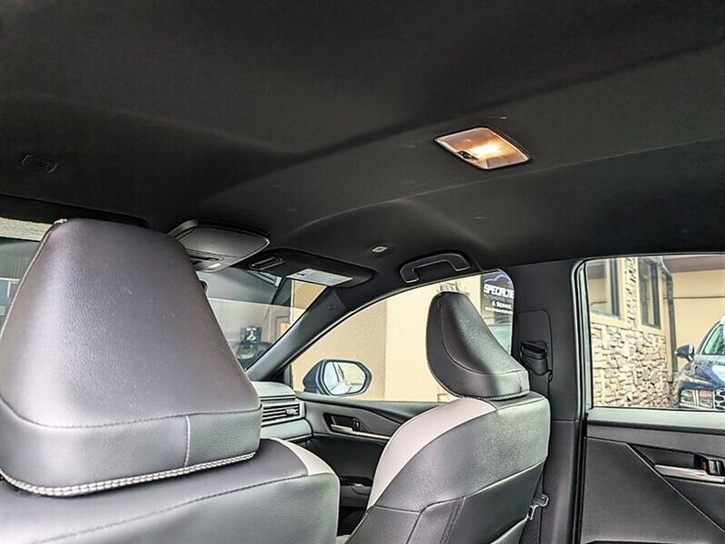 Used 2025 Toyota Camry SE w/ Convenience Package FWD image 27