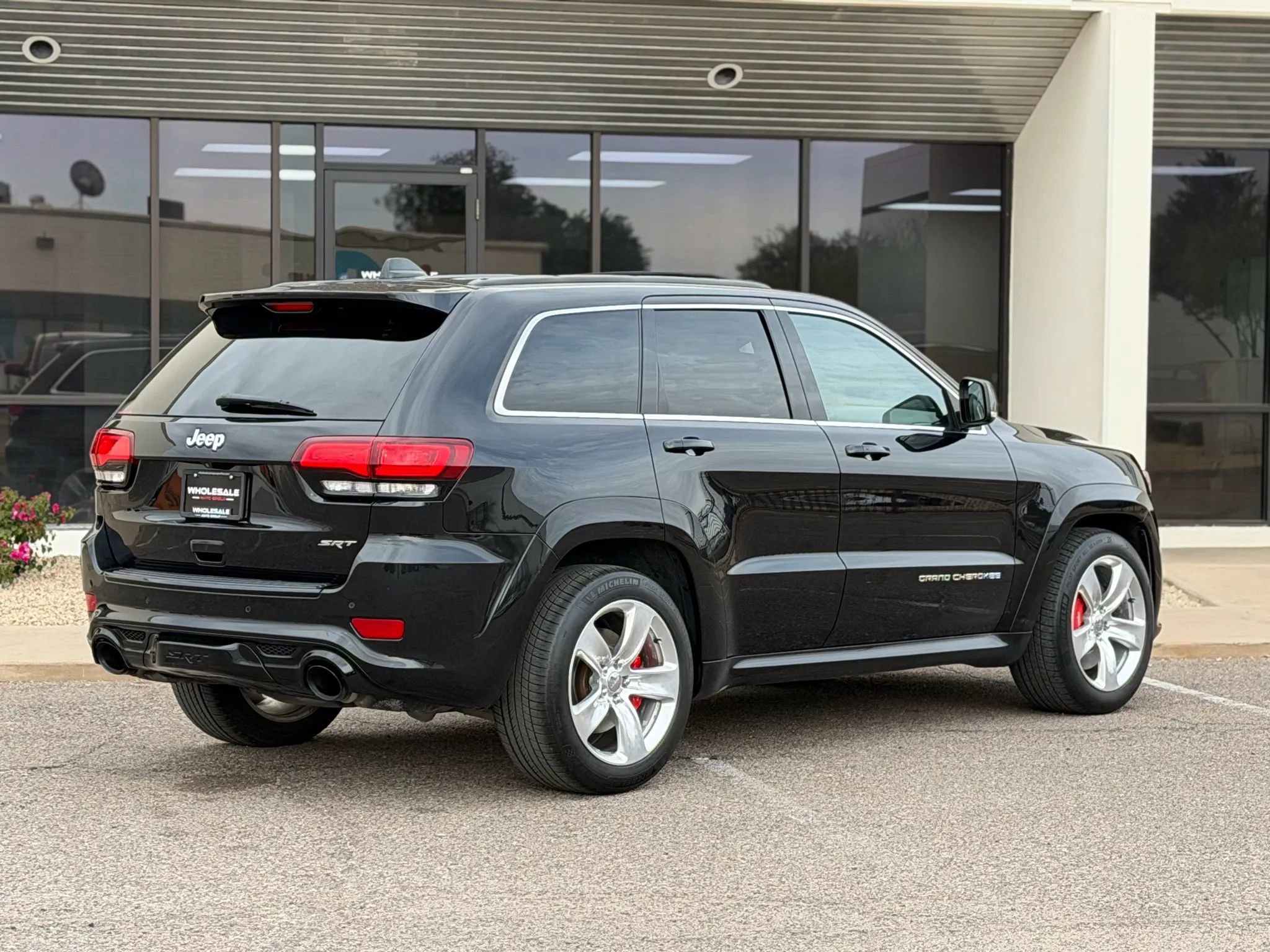 Used 2015 Jeep Grand Cherokee SRT w/ Luxury Group II image 8