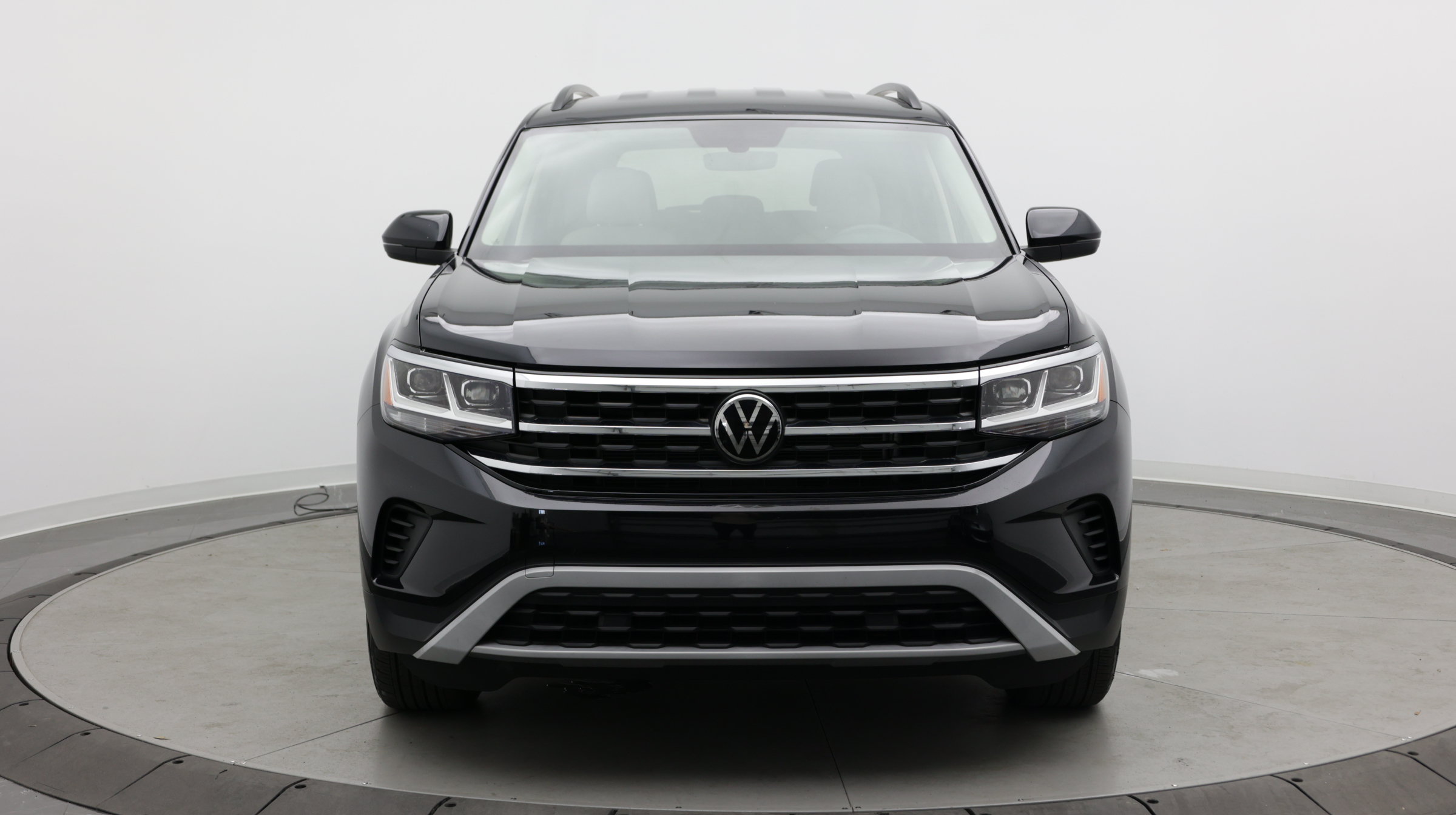 Used 2023 Volkswagen Atlas SE FWD image 2
