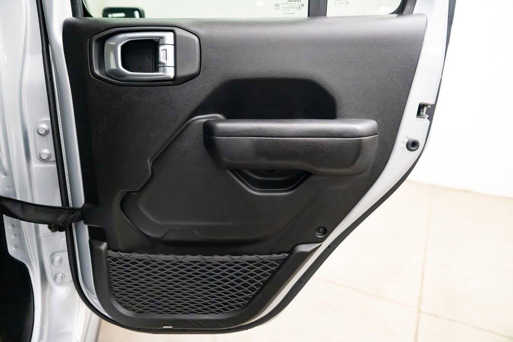 Used 2024 Jeep Wrangler Unlimited image 30