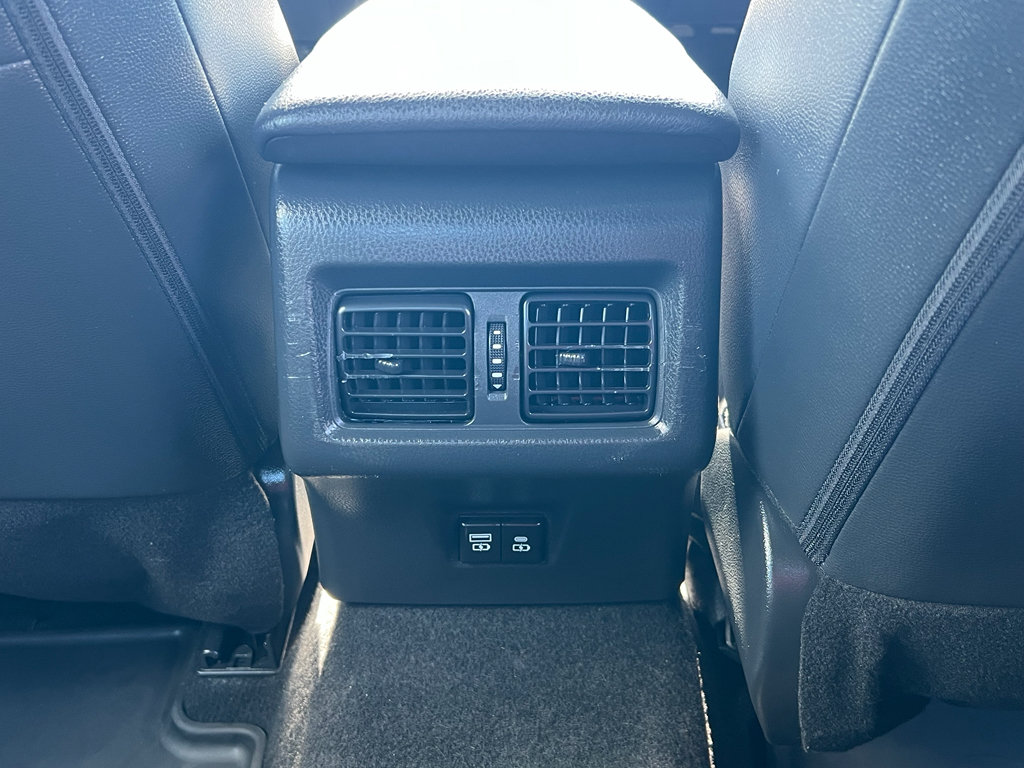 Used 2025 Toyota Camry SE FWD image 30