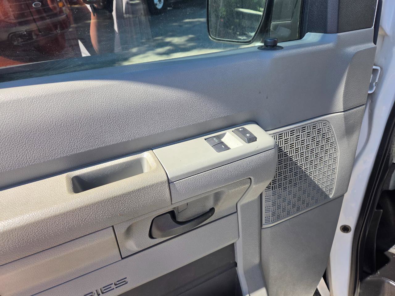 Used 2011 Ford E-350 and Econoline 350 XL w/ PWR Windows & Locks Group RWD image 15