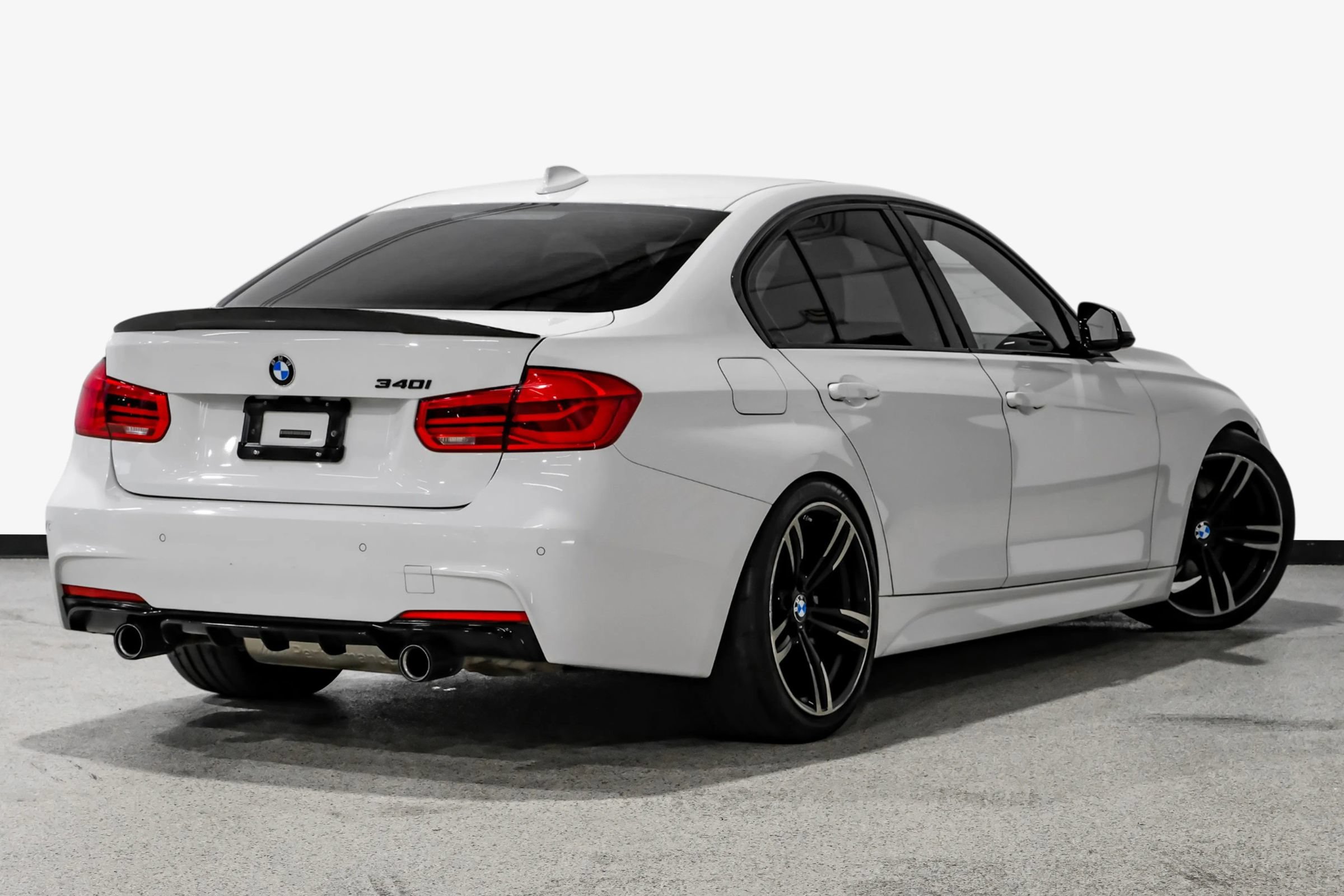 Used 2017 BMW 340i Sedan RWD image 6