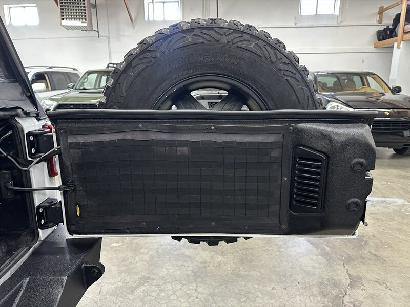 Used 2015 Jeep Wrangler Rubicon w/ Power Convenience Group AWD/4WD image 31