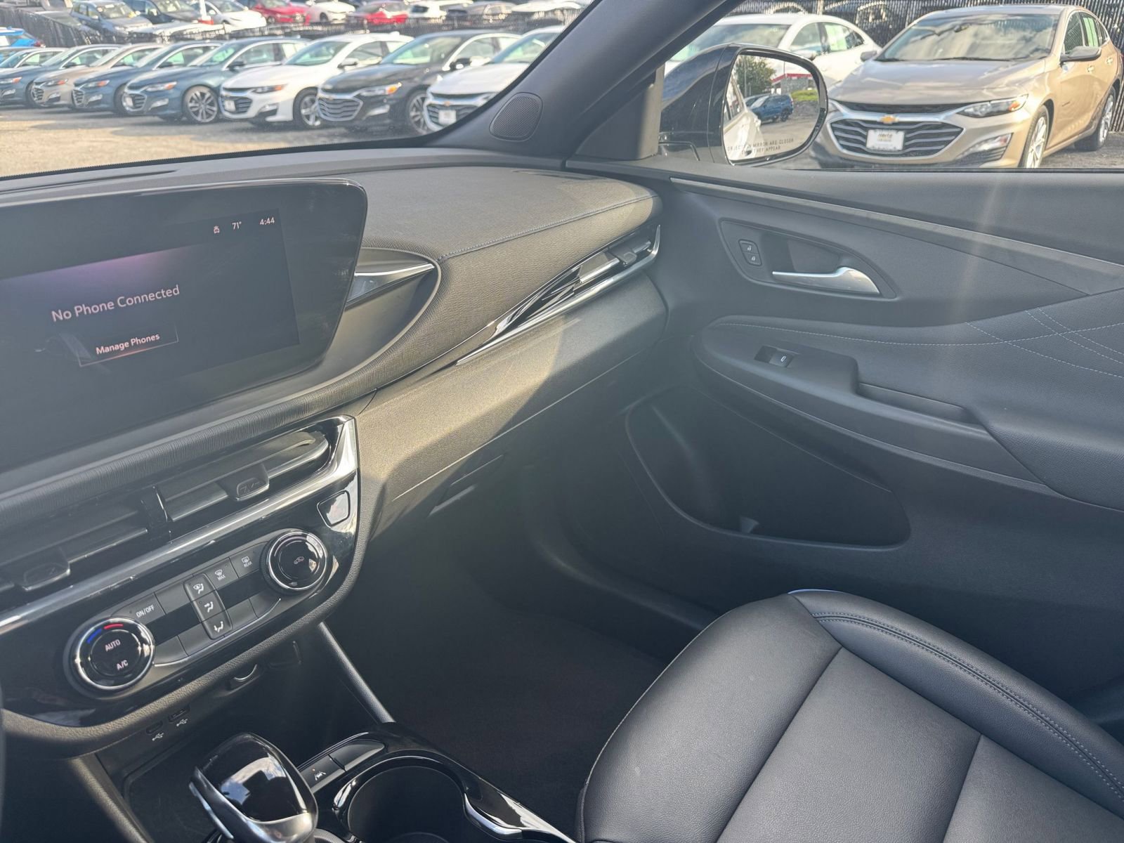 Used 2025 Buick Envista Sport Touring image 33