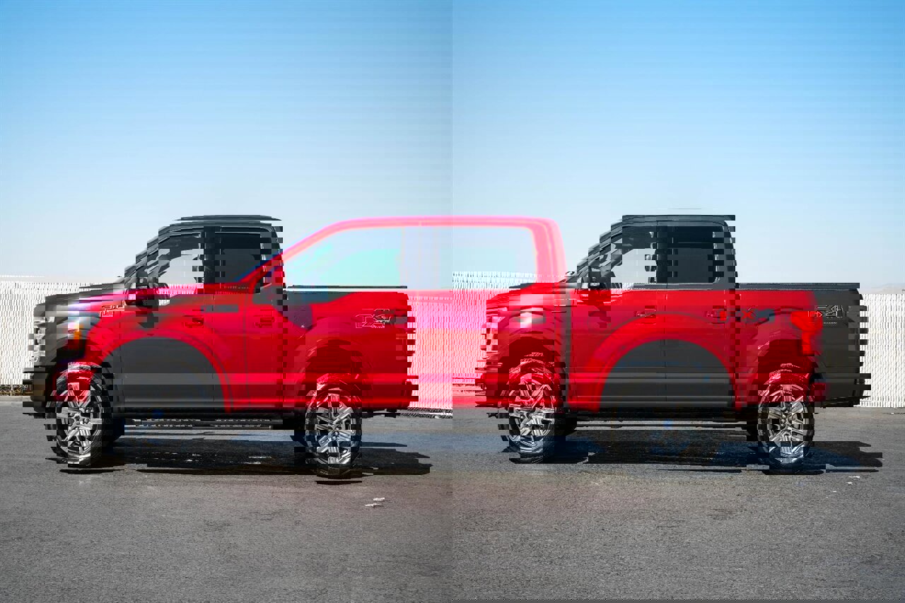 Used 2019 Ford F150 Lariat image 4