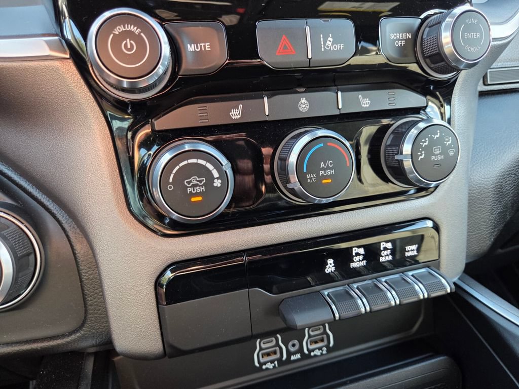 Used 2025 RAM 1500 Big Horn AWD/4WD image 26