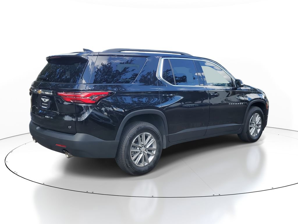 Used 2023 Chevrolet Traverse LT image 3