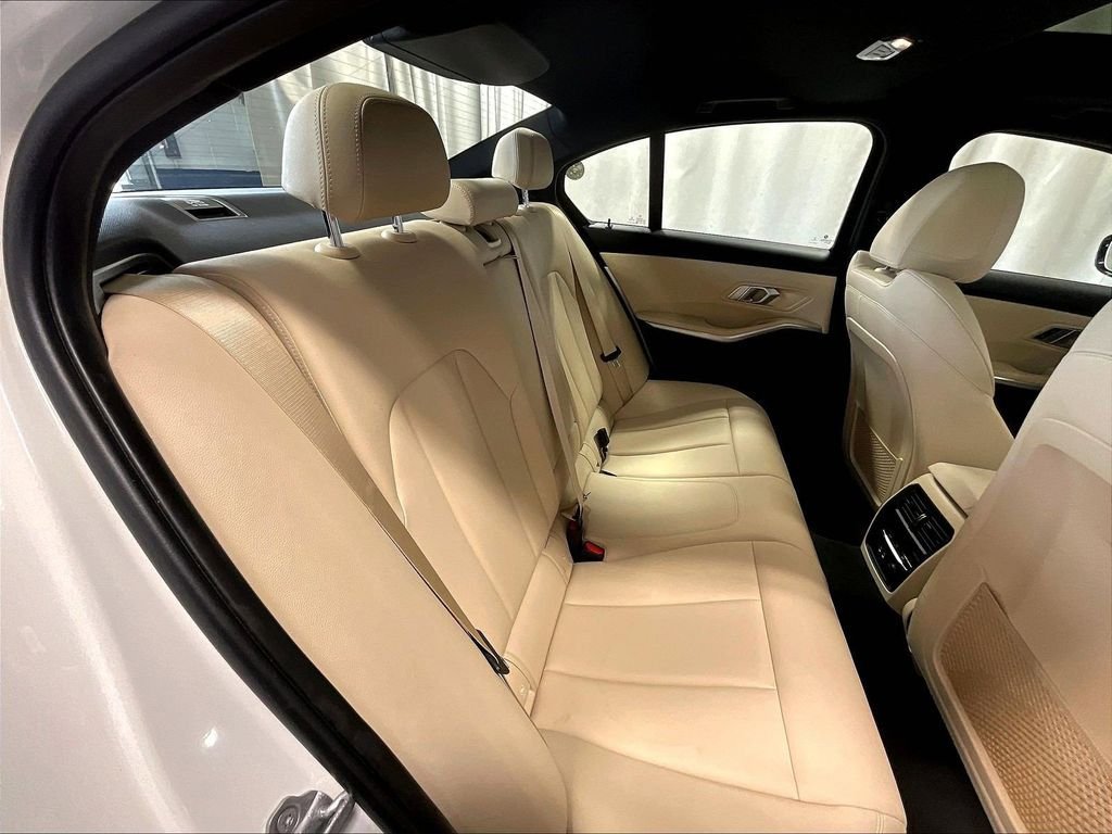 Used 2019 BMW 330i xDrive Sedan w/ Premium Package AWD/4WD image 16