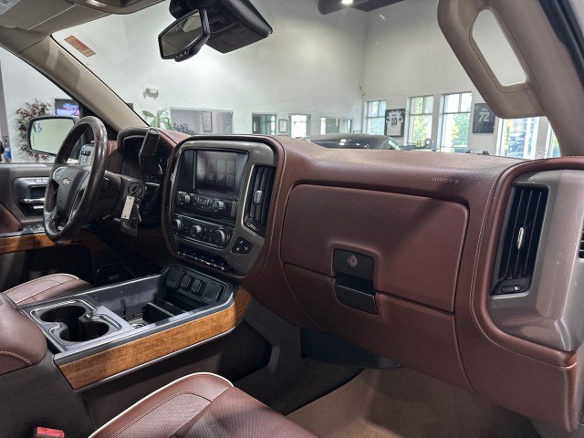 Used 2015 Chevrolet Silverado 1500 High Country w/ High Country Premium Package AWD/4WD image 40