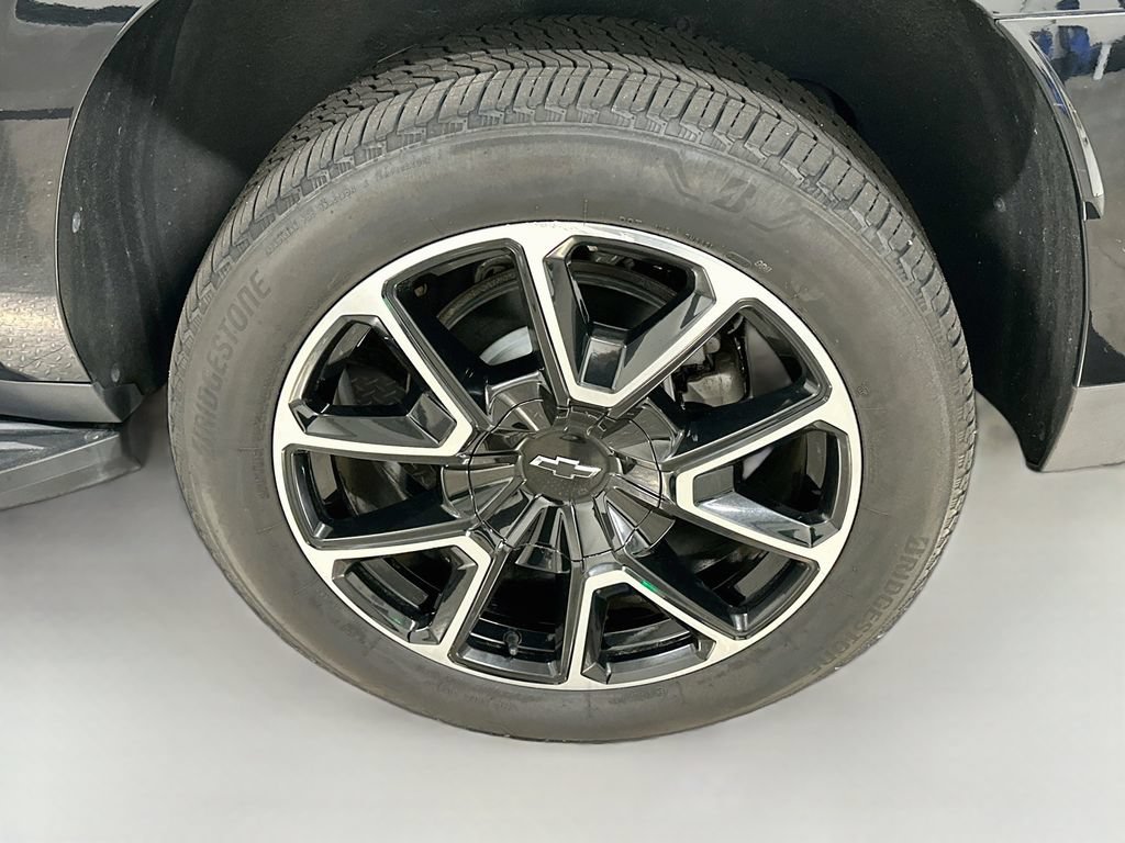 Used 2021 Chevrolet Suburban RST w/ Luxury Package AWD/4WD image 36