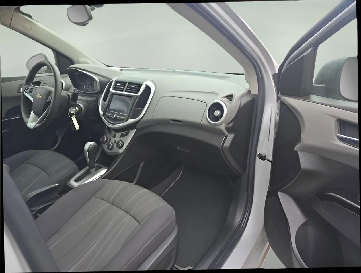 Used 2020 Chevrolet Sonic LT FWD image 21