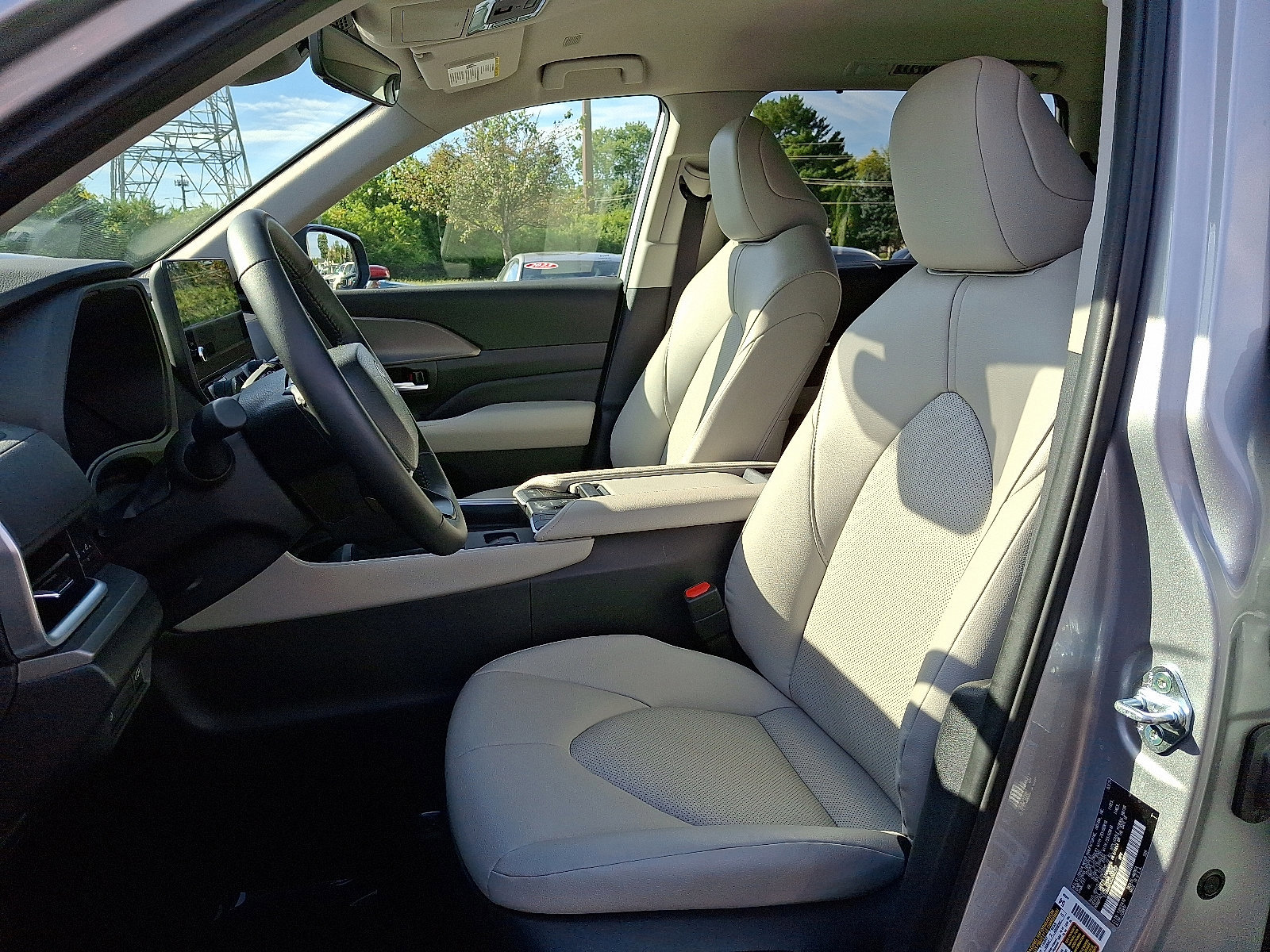 Certified 2025 Toyota Grand Highlander AWD image 14