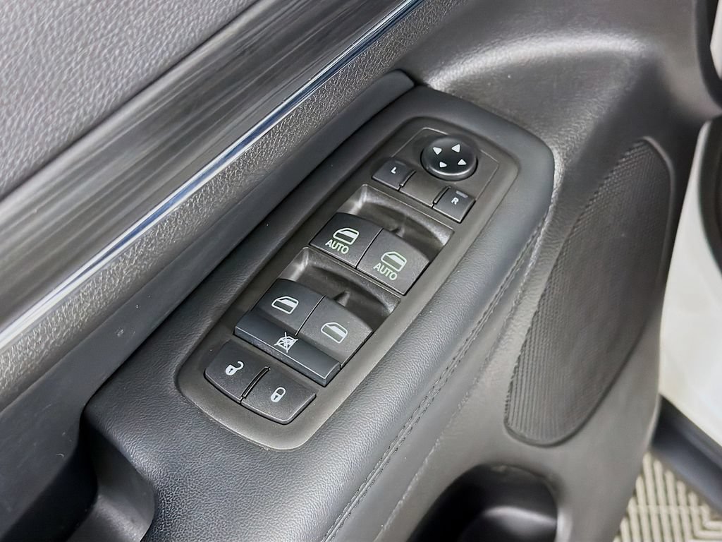 Used 2021 Jeep Grand Cherokee Limited AWD/4WD image 18