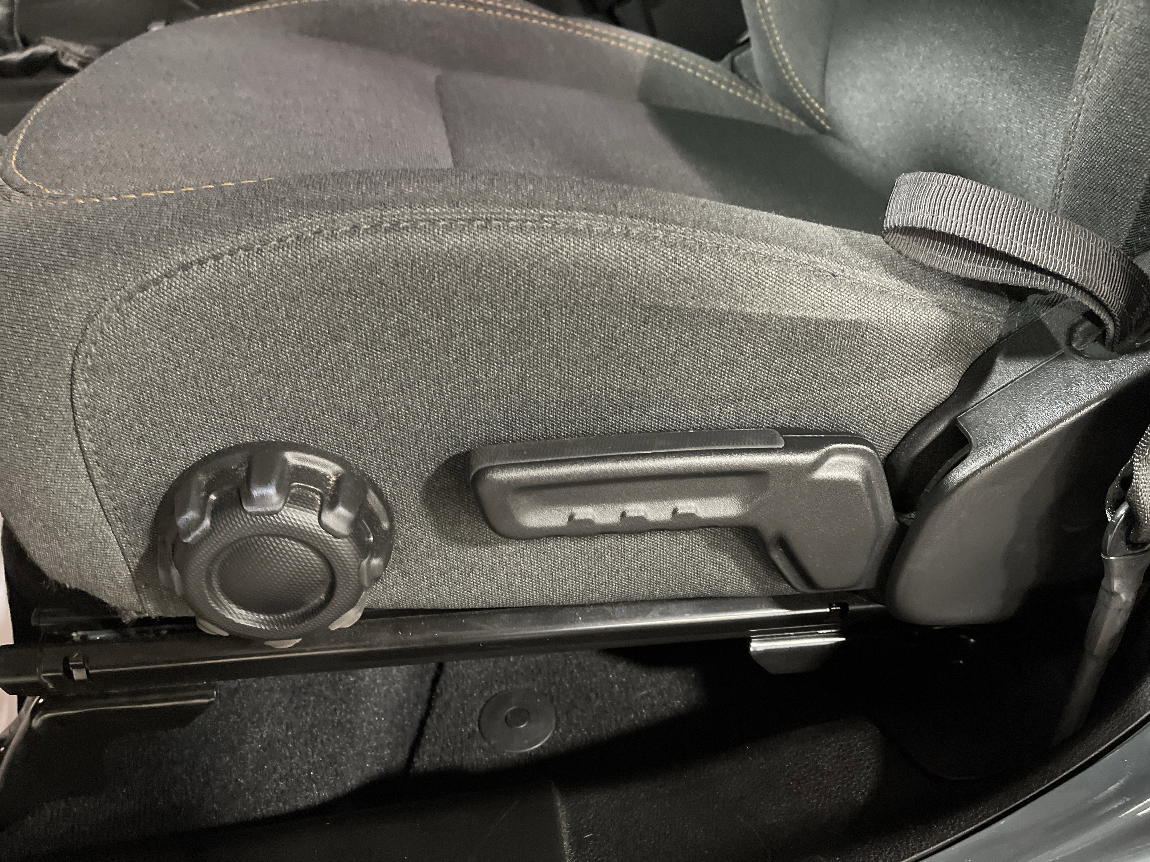 Used 2024 Jeep Wrangler Sport S image 10