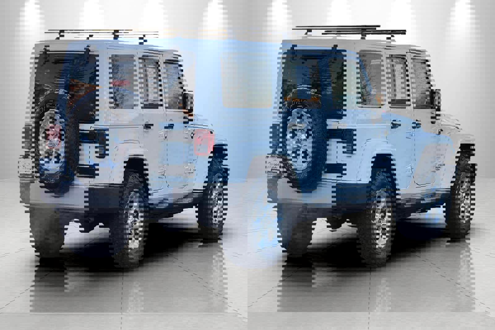 Used 2014 Jeep Wrangler Unlimited Sahara w/ Connectivity Group image 2