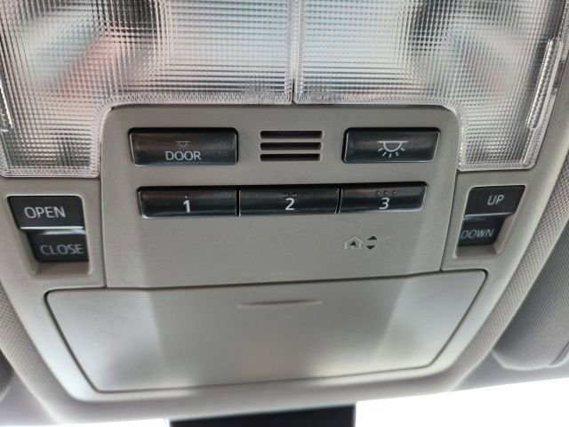 Used 2019 Toyota Highlander XLE image 29