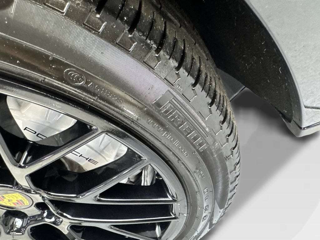 Used 2020 Porsche Macan Turbo AWD/4WD image 89