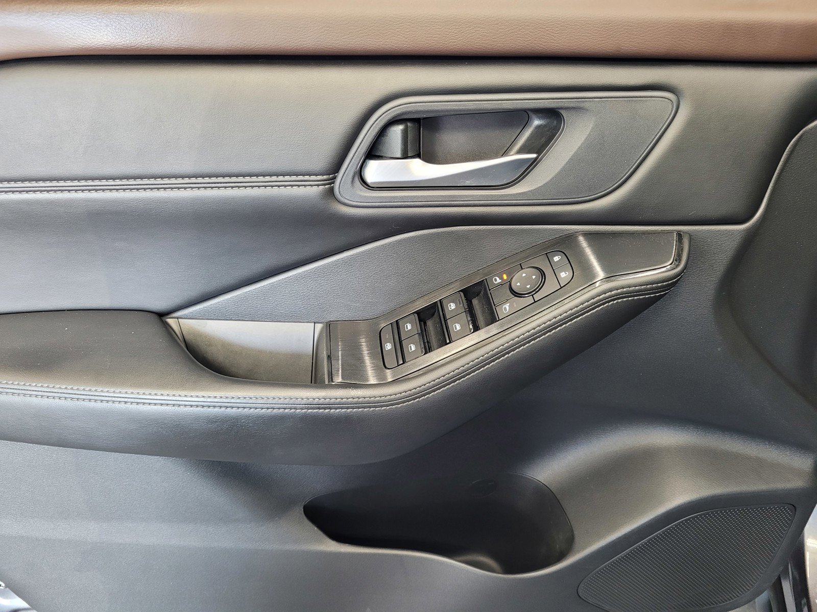 Certified 2023 Nissan Rogue SV w/ SV Premium Package image 17