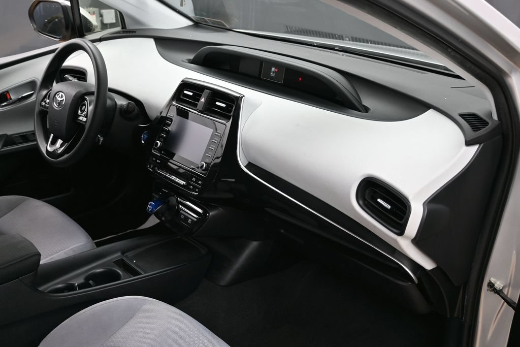 Used 2022 Toyota Prius LE FWD image 29