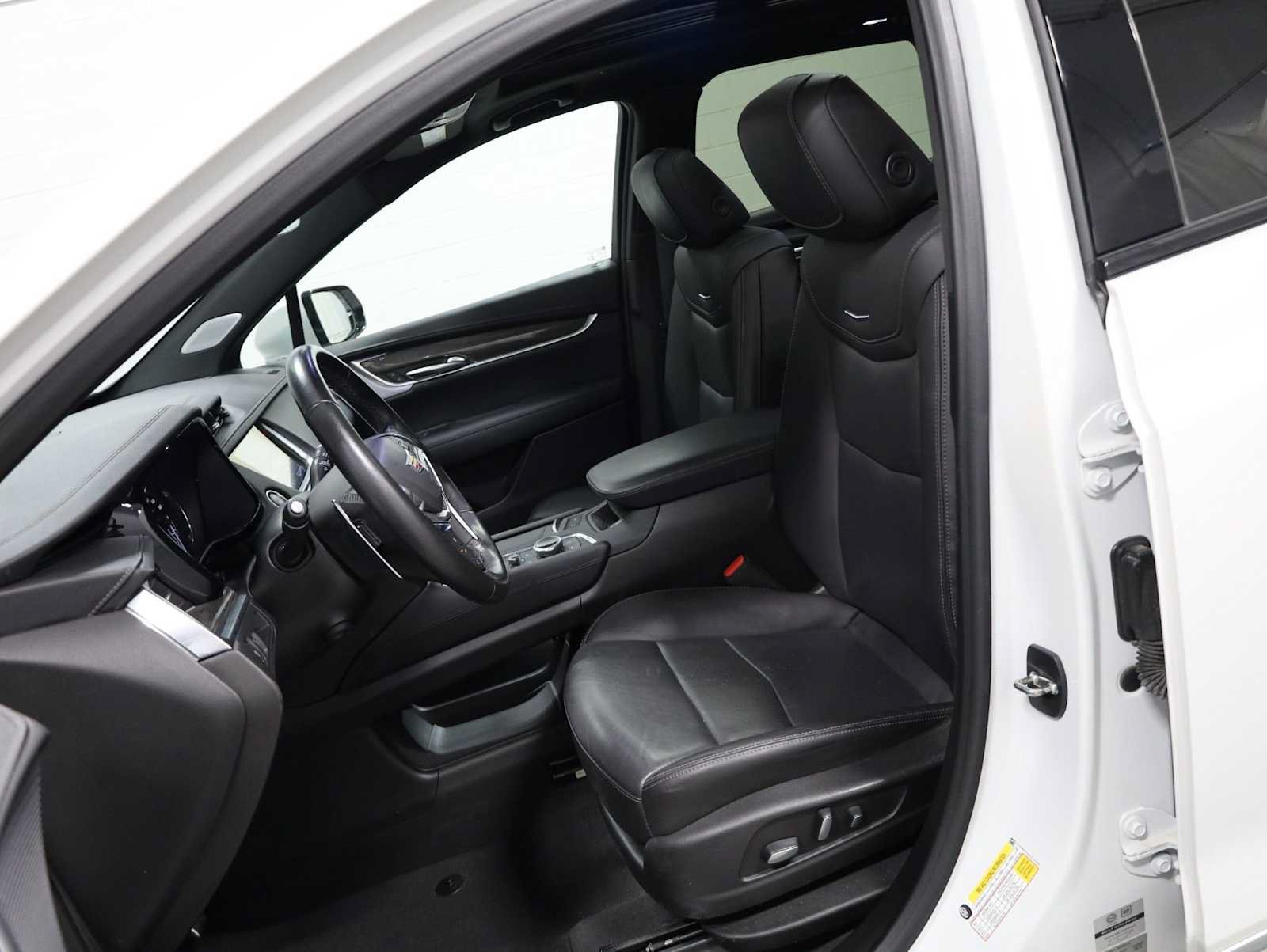 Used 2023 Cadillac XT5 Sportv w/ LPO, Floor Liner Package AWD/4WD image 5