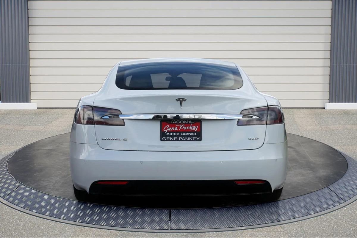 Used 2016 Tesla Model S AWD image 6