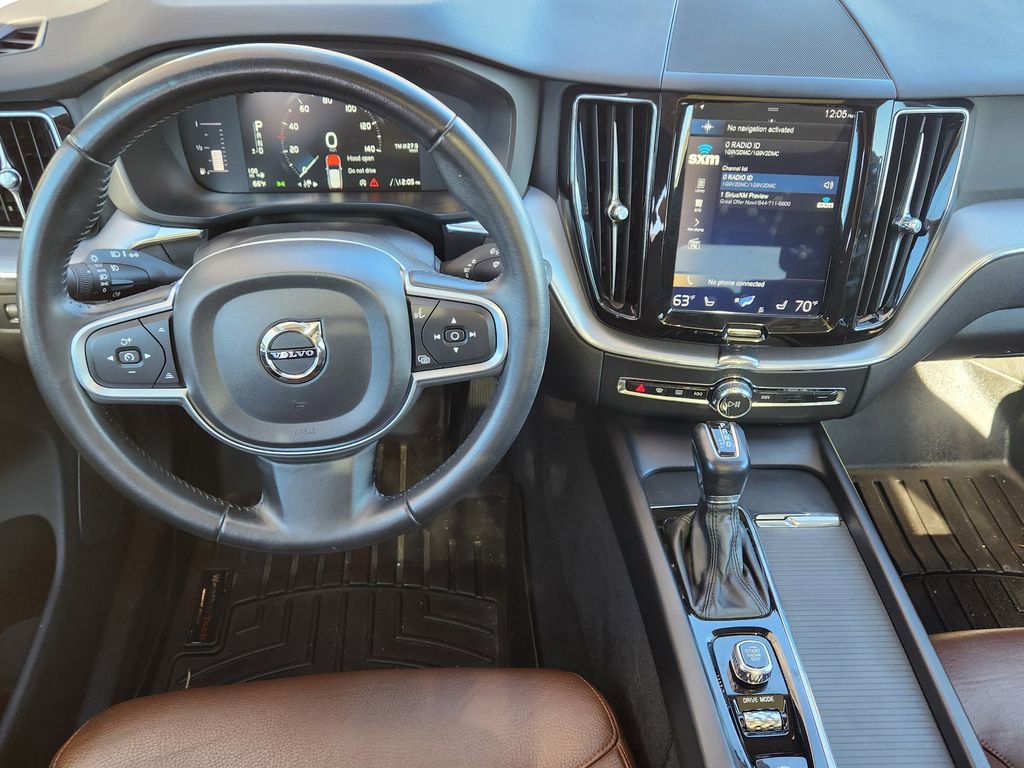 Used 2019 Volvo XC60 T6 Momentum w/ Advanced Package image 2